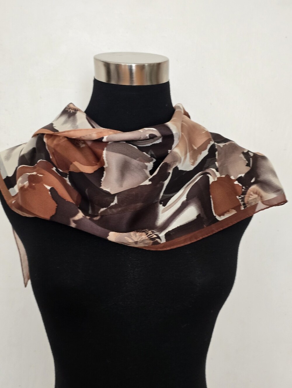 Vintage Jones New York 💯 Silk Scarf - Picture 7 of 10